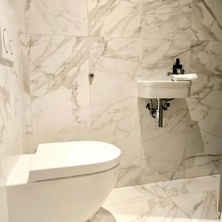 아파트 Elegant 3 Bedrooms 프라즈쉬아를리