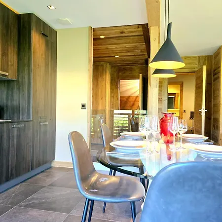 Elegant 3 Bedrooms 아파트 *