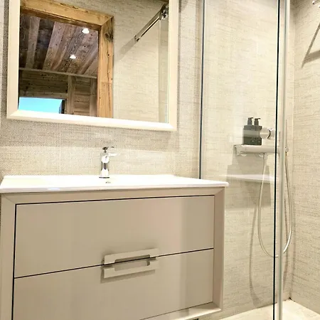 아파트 Elegant 3 Bedrooms *