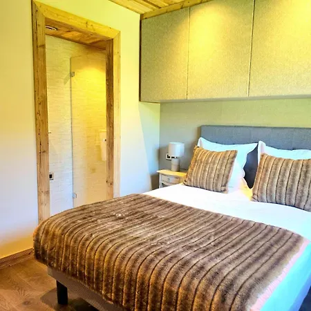 Elegant 3 Bedrooms 프라즈쉬아를리