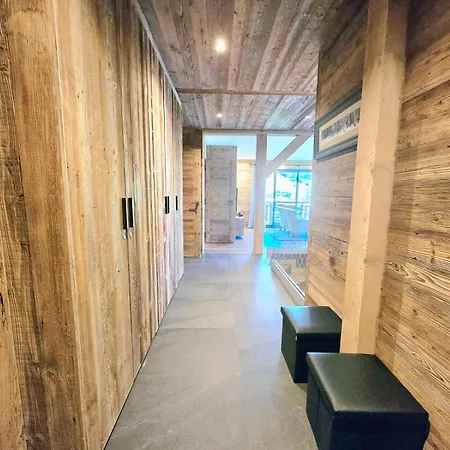 Elegant 3 Bedrooms 아파트