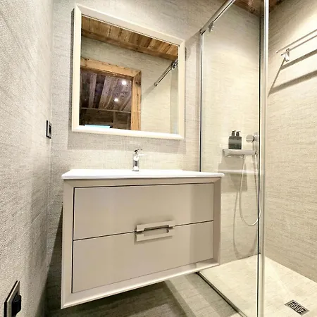 Elegant 3 Bedrooms 프라즈쉬아를리