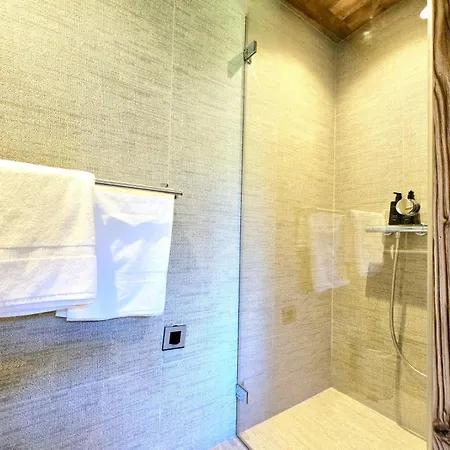 Elegant 3 Bedrooms * 프라즈쉬아를리