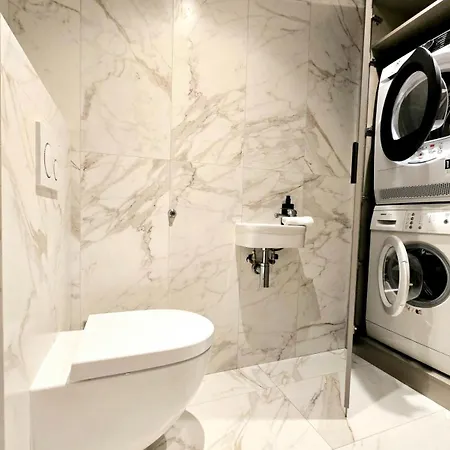Elegant 3 Bedrooms *