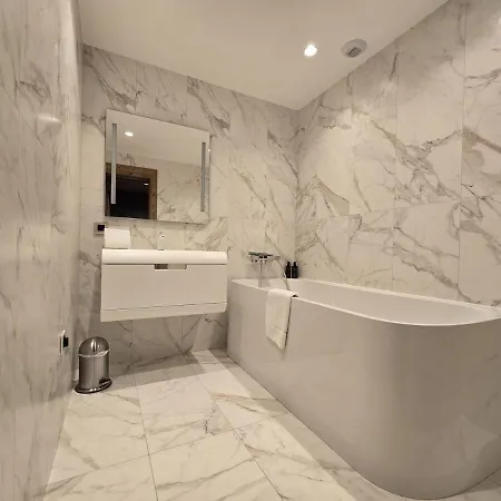 Apartment Elegant 3 Bedrooms *